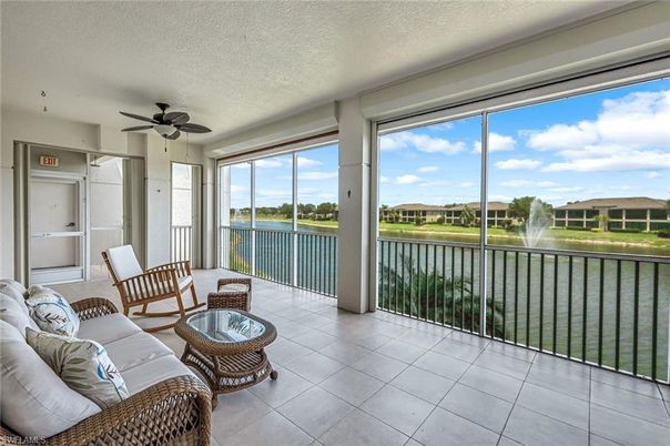 Interior, Living room, Sun Room, Water