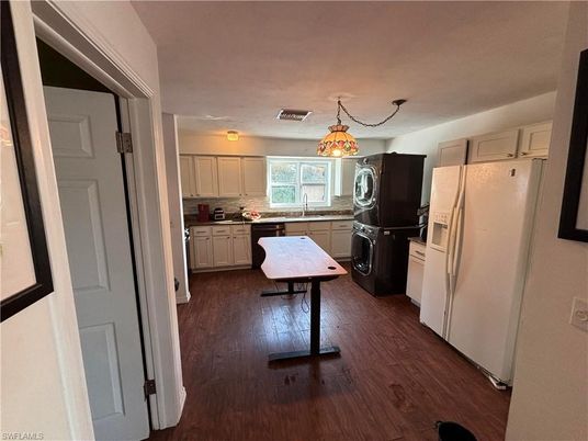Interior, Kitchen, Pendant Lights, Wood Texture Flooring