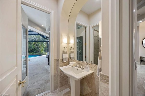 Bathroom, Interior, Recessed Lighting