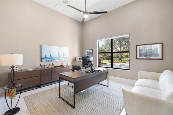 Home Office, Interior