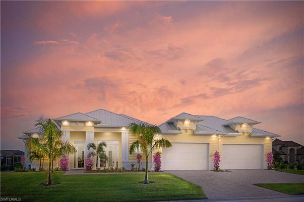 Attached, Exterior, Facade, Ranch