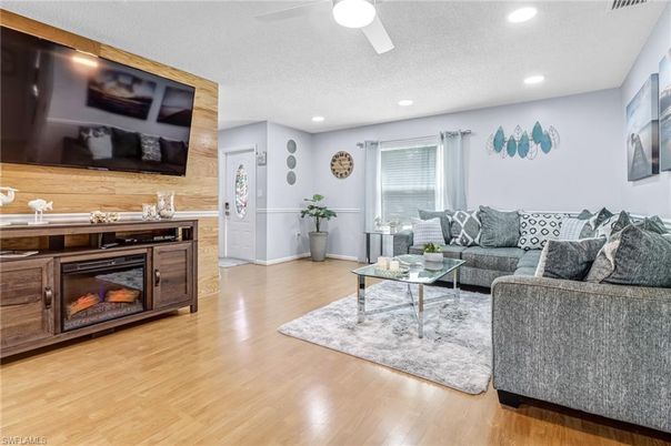 Interior, Living room, Recessed Lighting, Wood Texture Flooring