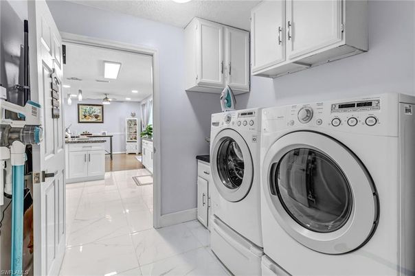 Interior, Kitchen, Marble, Recessed Lighting, Washer
