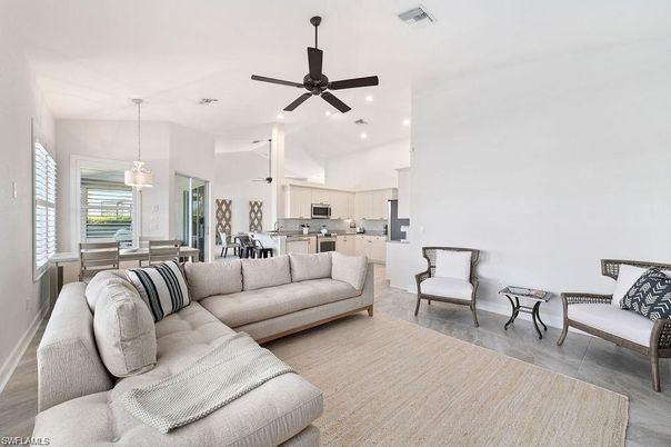 Dining room, Interior, Kitchen, Living room, Pendant Lights, Recessed Lighting, Stainless Steel Appliances