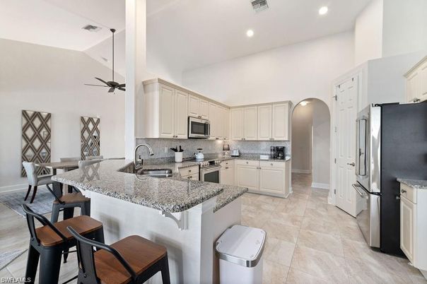 Dining room, Interior, Kitchen, Recessed Lighting, Stainless Steel Appliances