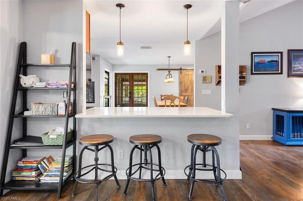 Interior, Pendant Lights, Wood Texture Flooring