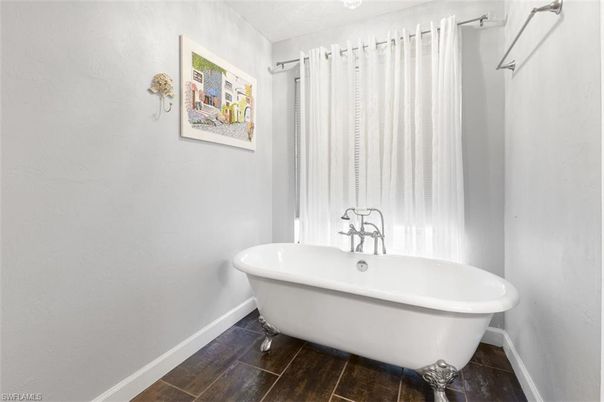 Bathroom, Free Standing Baths, Interior