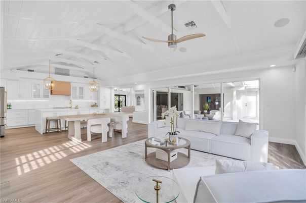 Dining room, Interior, Kitchen, Living room, Pendant Lights, Recessed Lighting, Wood Texture Flooring