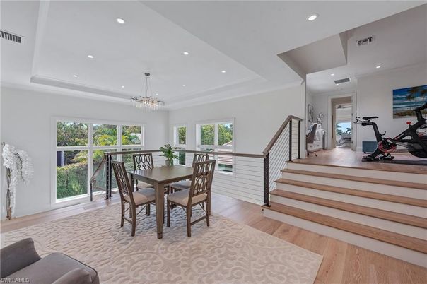 Chandelier, Dining room, Fitness Equipment, Interior, Recessed Lighting, Wood Texture Flooring