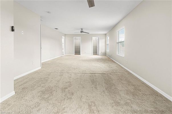 Empty room, Interior
