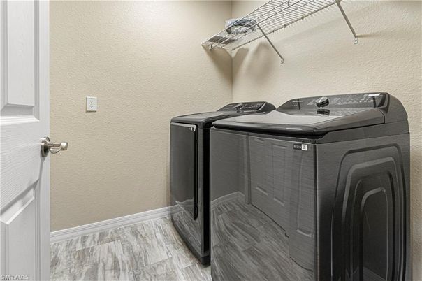 Interior, Washer, Wood Texture Flooring