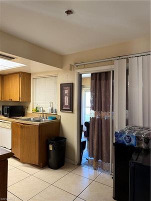 Hot Tub, Interior, Kitchen