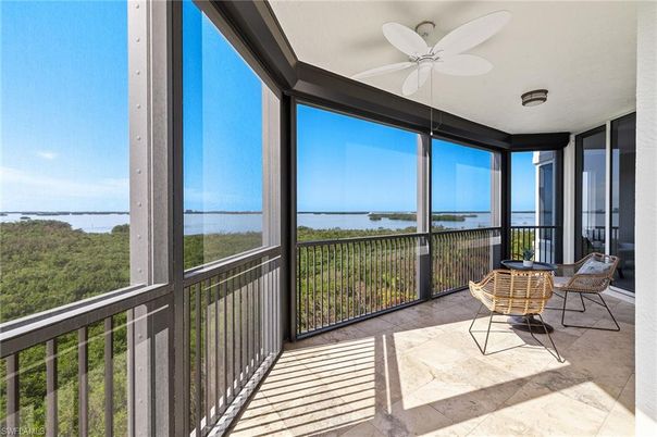 Interior, Sun Room, Water