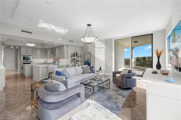 Interior, Kitchen, Living room, Pendant Lights, Recessed Lighting, Stainless Steel Appliances
