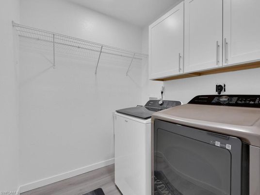 Interior, Washer, Wood Texture Flooring
