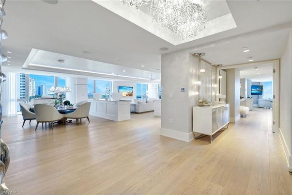 Chandelier, Dining room, Interior, Living room, Pendant Lights, Recessed Lighting, Wood Texture Flooring