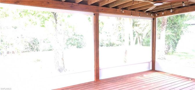 Empty room, Interior, Wooden Beams, Wooden Ceilings, Wood Texture Flooring