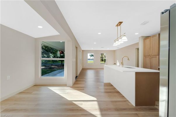 Interior, Pendant Lights, Recessed Lighting, Wood Texture Flooring