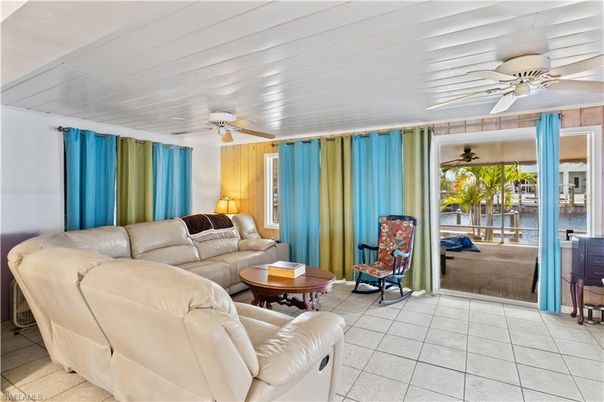 Interior, Living room, Water