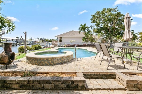 Exterior, Pool, Water