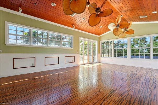 Empty room, Interior, Recessed Lighting, Wooden Ceilings, Wood Texture Flooring