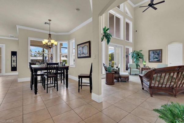 Chandelier, Dining room, Interior, Living room