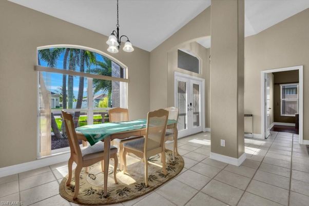 Chandelier, Dining room, Interior, Pendant Lights