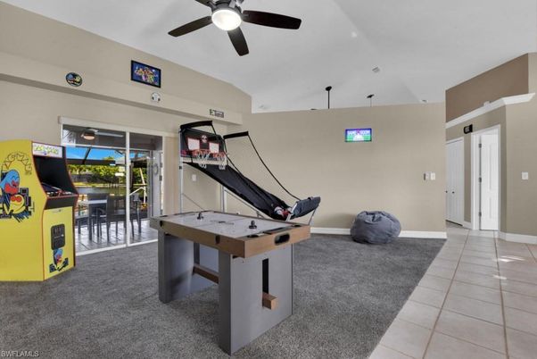 Game Room, Interior, Pendant Lights