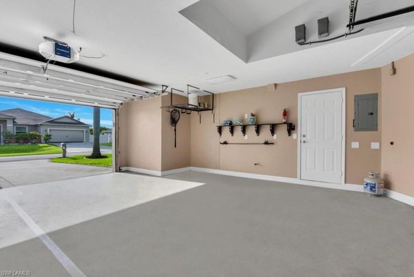Garage, Interior