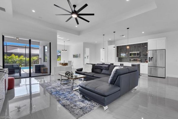 Interior, Kitchen, Living room, Pendant Lights, Recessed Lighting, Stainless Steel Appliances