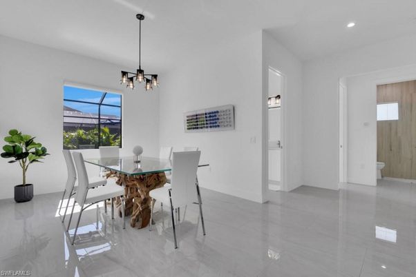 Dining room, Interior, Pendant Lights, Recessed Lighting