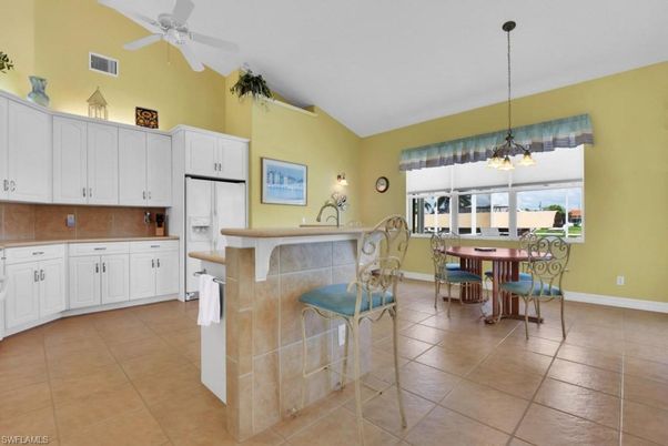 Chandelier, Dining room, Interior, Kitchen