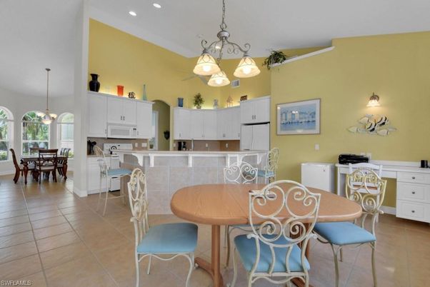 Dining room, Interior, Kitchen, Pendant Lights, Recessed Lighting