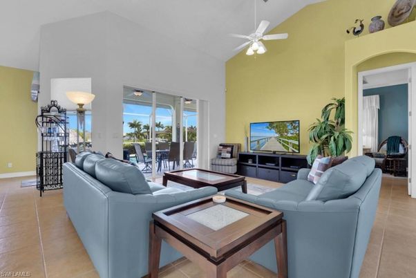 Interior, Living room, Water