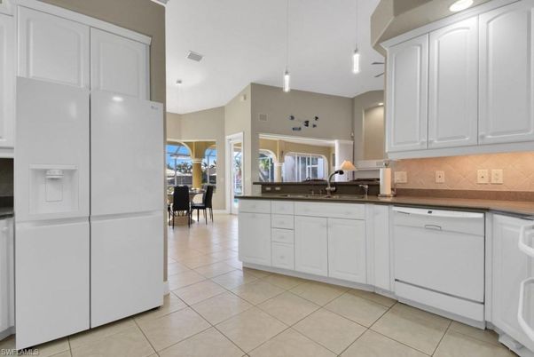 Dining room, Interior, Kitchen, Pendant Lights, Recessed Lighting