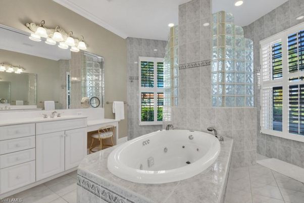 Bathroom, Interior, Recessed Lighting
