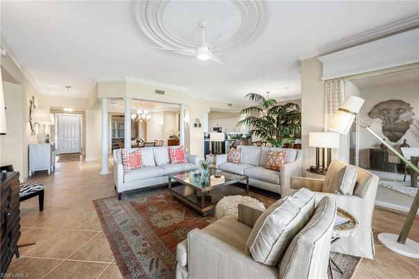 Chandelier, Dining room, Interior, Living room
