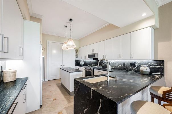 Interior, Kitchen, Pendant Lights, Recessed Lighting