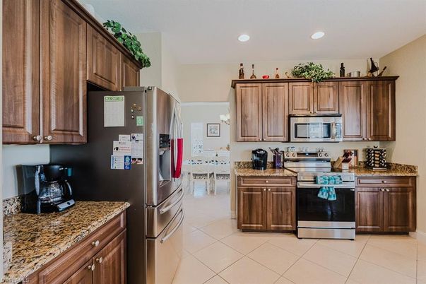 Dining room, Interior, Kitchen, Recessed Lighting, Stainless Steel Appliances