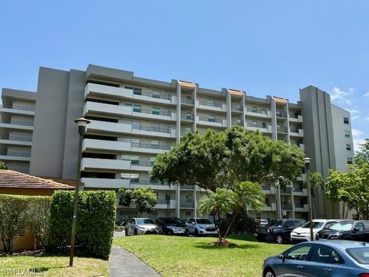 Exterior, Facade, Condo Building