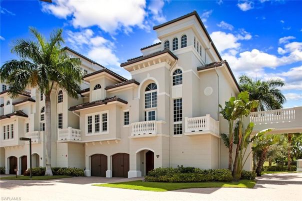 Exterior, Facade, Mediterranean