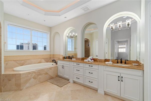 Bathroom, Dual Sink Vanities, Interior, Recessed Lighting