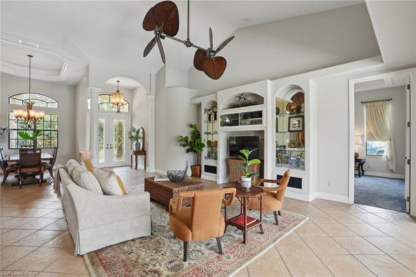 Chandelier, Dining room, Interior, Living room