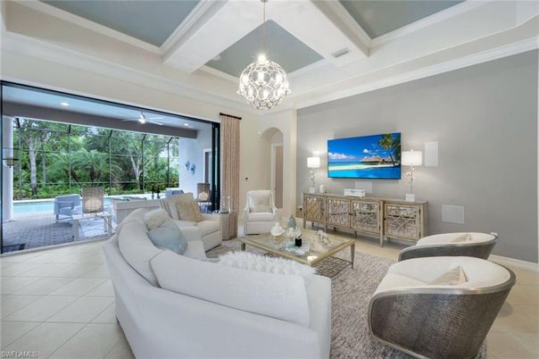 Interior, Living room, Pendant Lights, Recessed Lighting