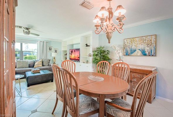 Chandelier, Dining room, Interior, Living room