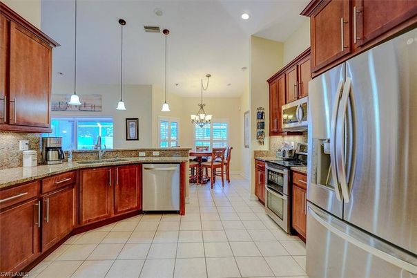 Chandelier, Dining room, Interior, Kitchen, Pendant Lights, Recessed Lighting, Stainless Steel Appliances
