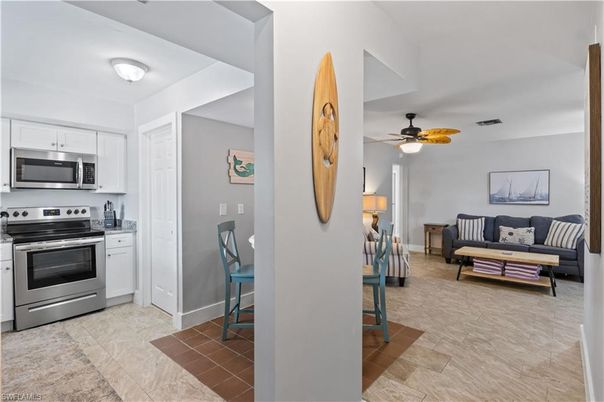 Interior, Kitchen, Living room, Stainless Steel Appliances
