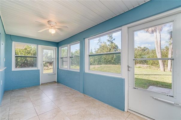 Empty room, Interior, Sun Room