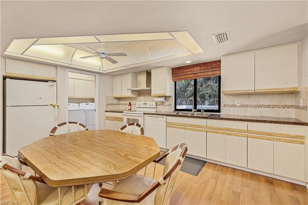 Dining room, Interior, Kitchen, Recessed Lighting, Wood Texture Flooring