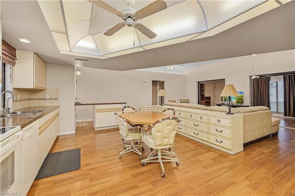 Dining room, Interior, Kitchen, Recessed Lighting, Wood Texture Flooring